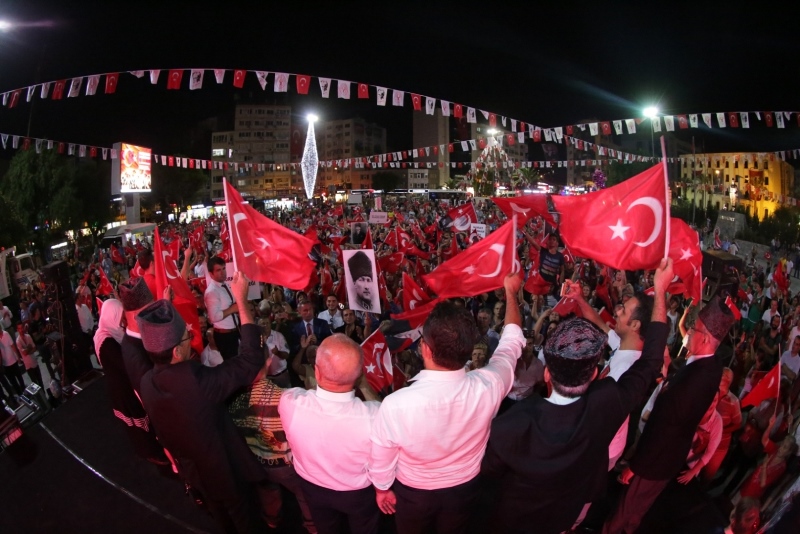Bornova’da binler zafer için bir araya geldi