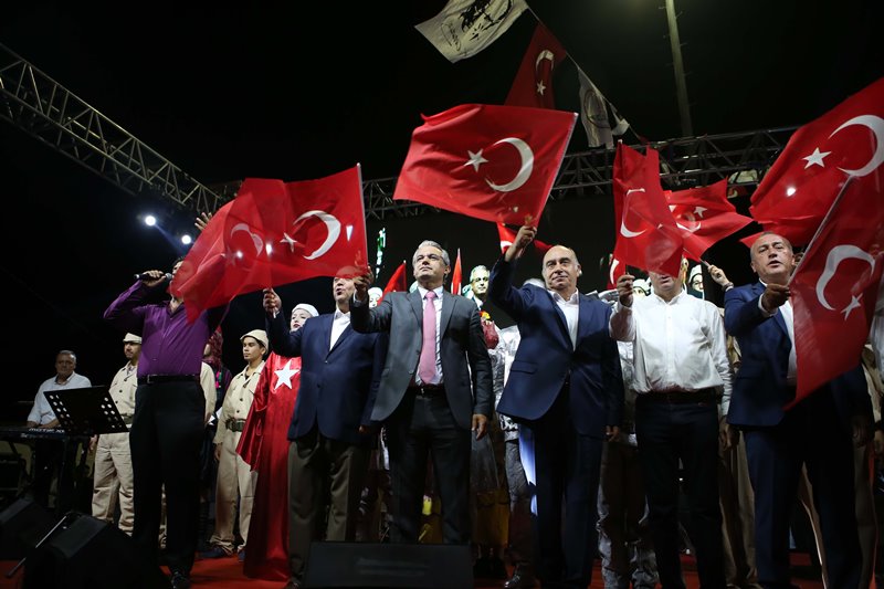 Karşıyaka'da 30 Ağustos’a muhteşem kutlama