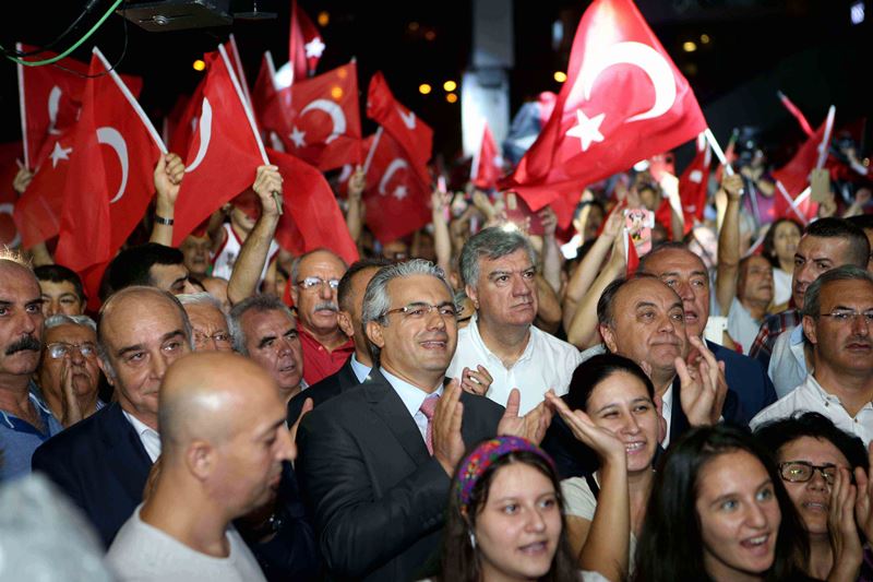 Karşıyaka'da 30 Ağustos’a muhteşem kutlama