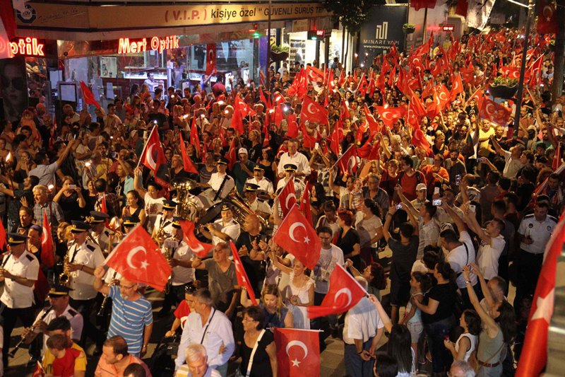 Karşıyaka'da 30 Ağustos’a muhteşem kutlama