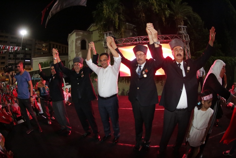 Bornova’da binler zafer için bir araya geldi