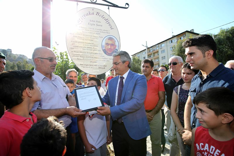 Karşıyaka'nın 'vefa' parkları açıldı