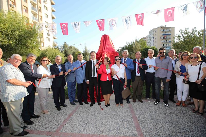 Karşıyaka'nın 'vefa' parkları açıldı