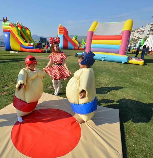 İzmir'de bayram sevinci
