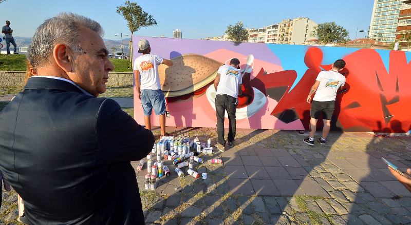 İzmir'de bayram sevinci