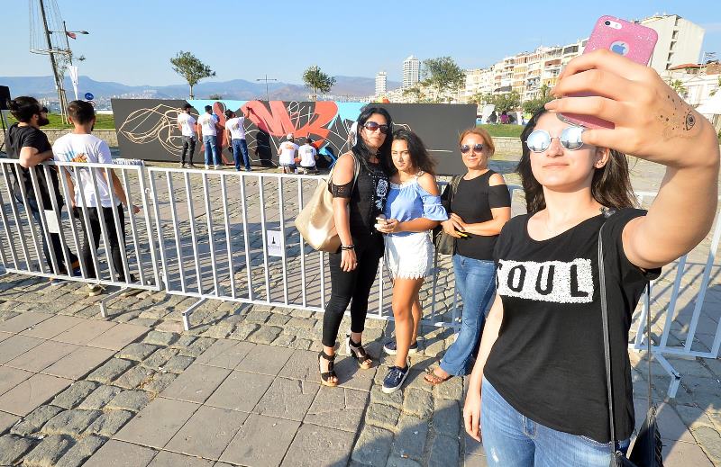 İzmir'de bayram sevinci