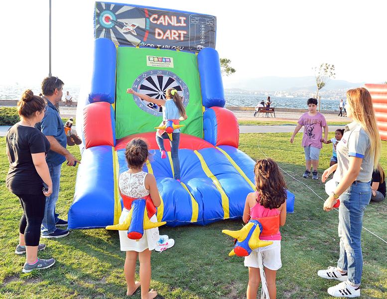 İzmir'de bayram sevinci