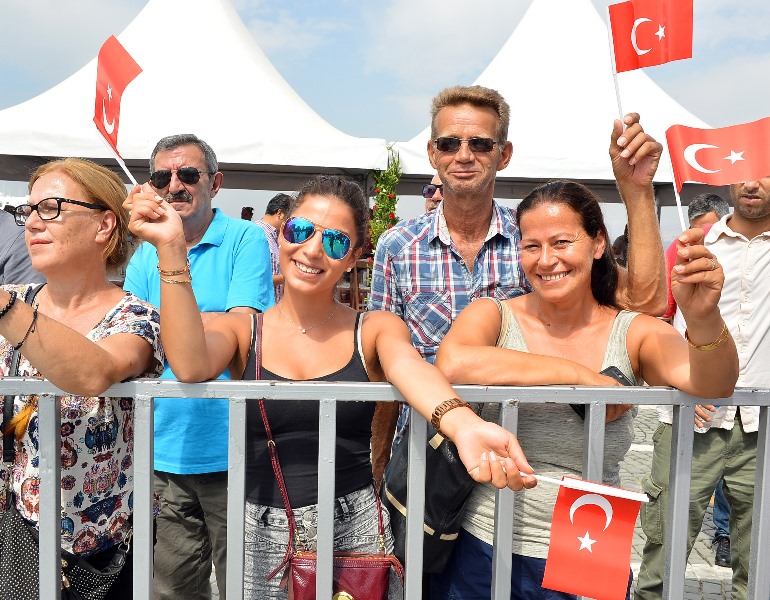İzmir tek yürek oldu