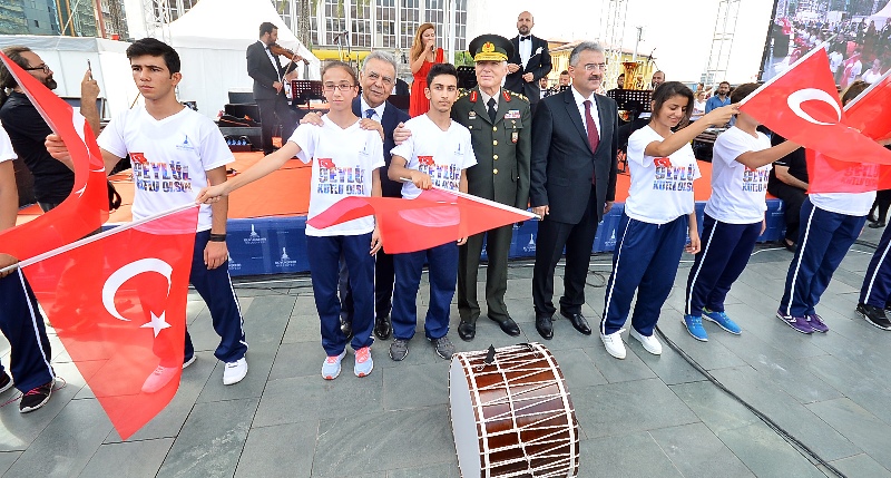 İzmir tek yürek oldu
