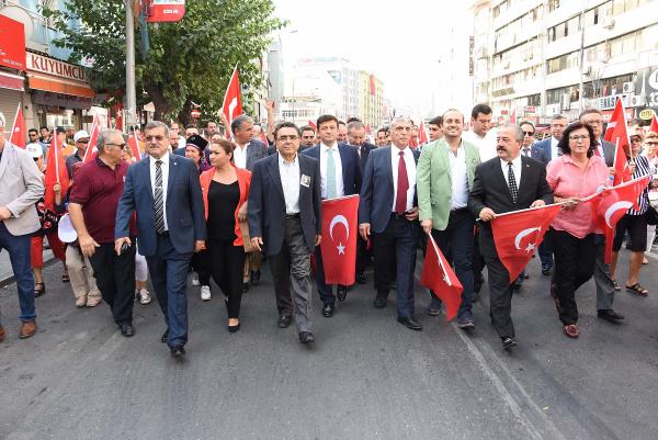 İzmir tek yürek oldu
