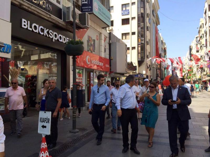 CHP Karşıyaka'dan Çarşı turu