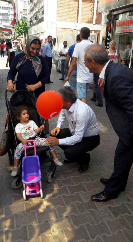 CHP Karşıyaka'dan Çarşı turu