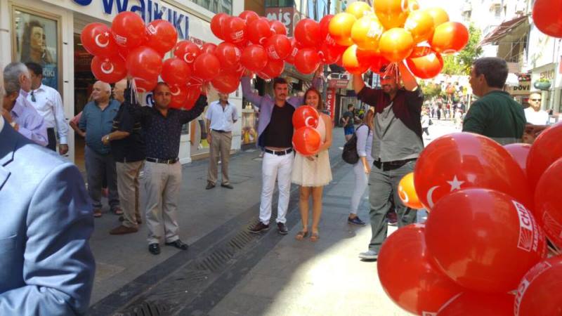 CHP Karşıyaka'dan Çarşı turu