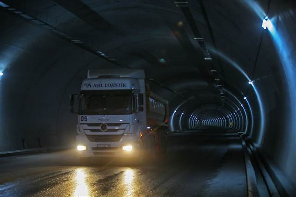 İstanbul-İzmir Otoyolu'nun üçte ikisi tamamlandı