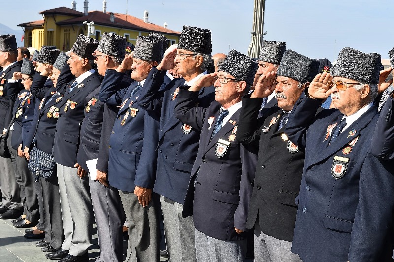 İzmir'de kahraman gazilerin onur günü
