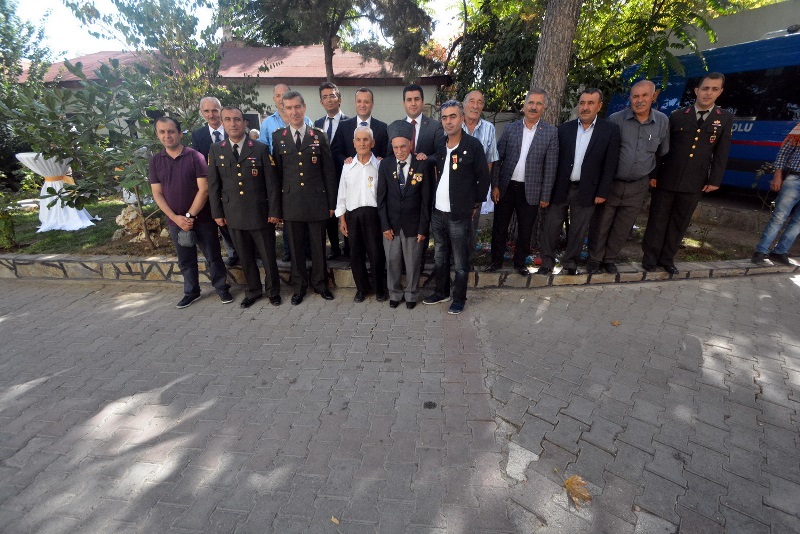 İzmir'de kahraman gazilerin onur günü