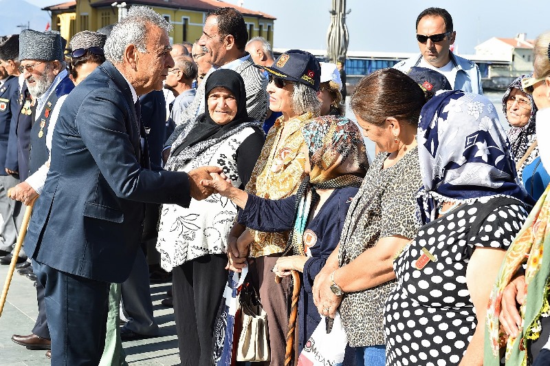 İzmir'de kahraman gazilerin onur günü