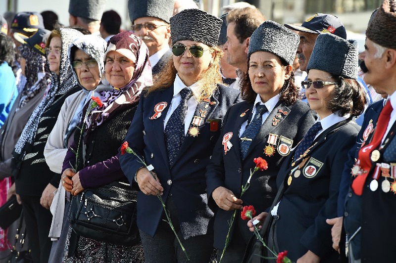 İzmir'de kahraman gazilerin onur günü