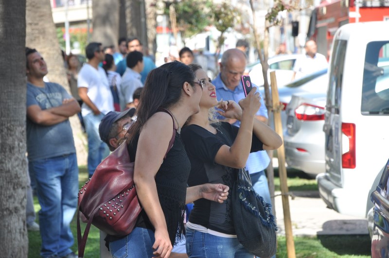 İzmir'de şok eden anlar ''atla atla'' diye bağırdılar