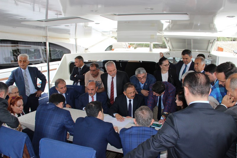 Bakan Özhaseki'den İzmir'de ikinci gün mesaisi