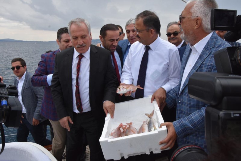 Bakan Özhaseki'den İzmir'de ikinci gün mesaisi
