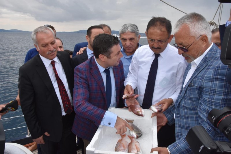 Bakan Özhaseki'den İzmir'de ikinci gün mesaisi