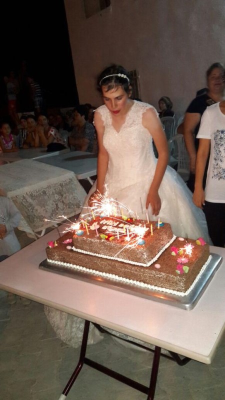 Dillere destan damatsız düğün!