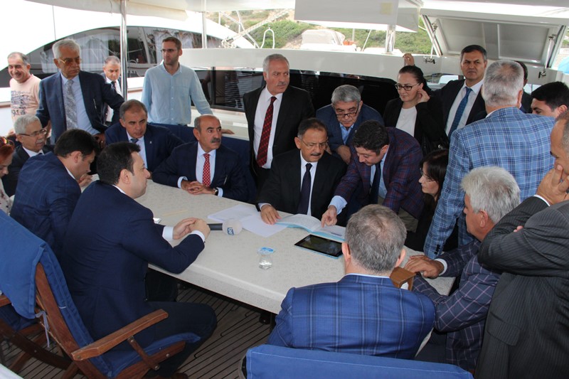 Bakan Özhaseki'den İzmir'de ikinci gün mesaisi