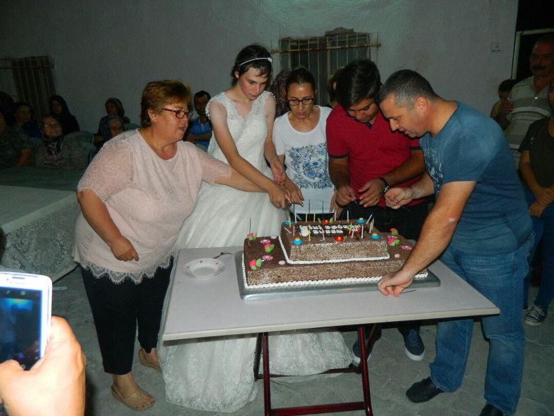 Dillere destan damatsız düğün!
