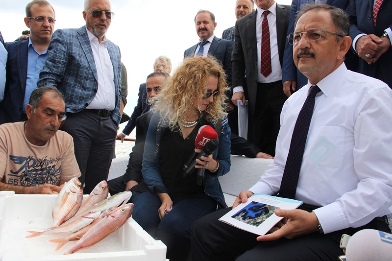 Bakan Özhaseki'den İzmir'de ikinci gün mesaisi