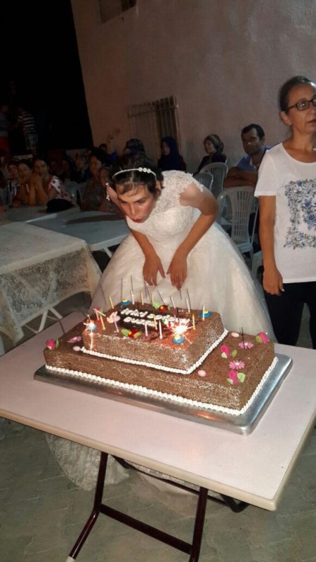 Dillere destan damatsız düğün!
