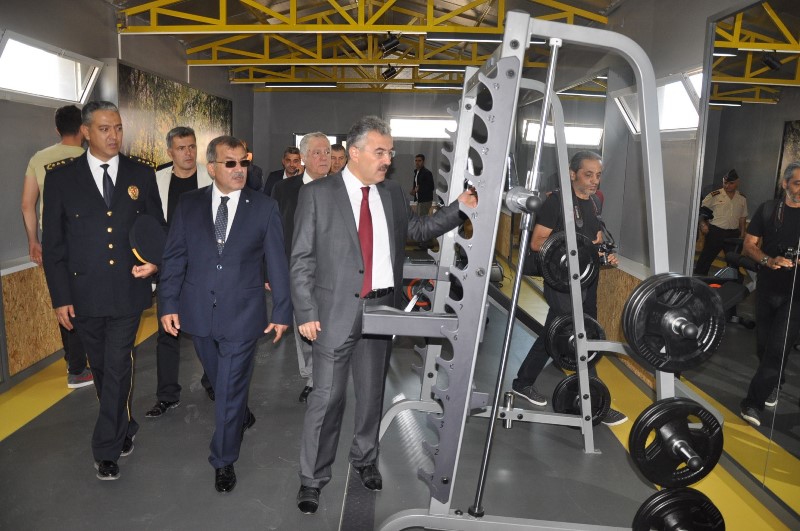 İzmir'de Çevik Kuvvet polisi yeni tesiste