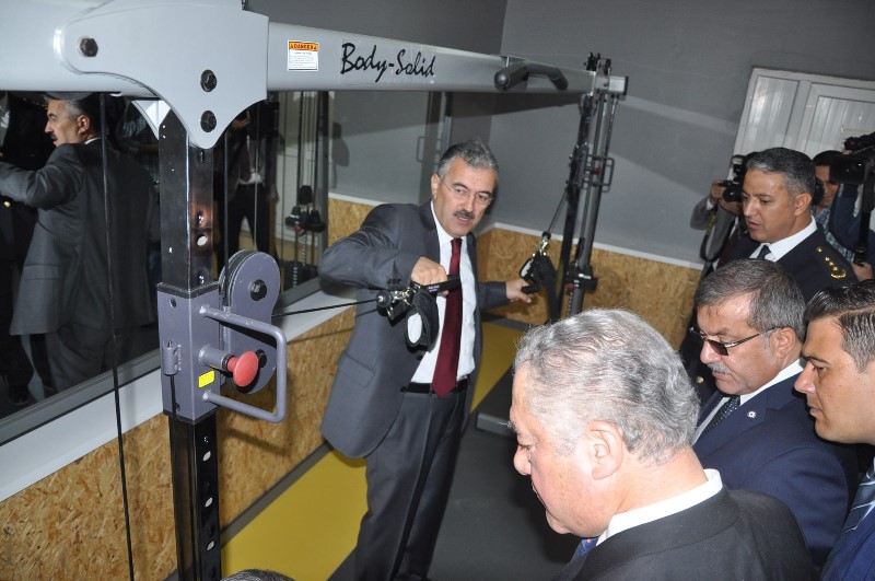 İzmir'de Çevik Kuvvet polisi yeni tesiste