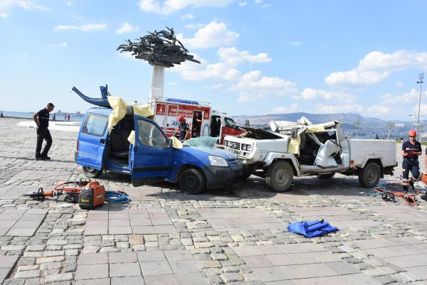 İzmir'de heyecanlandıran tatbikat