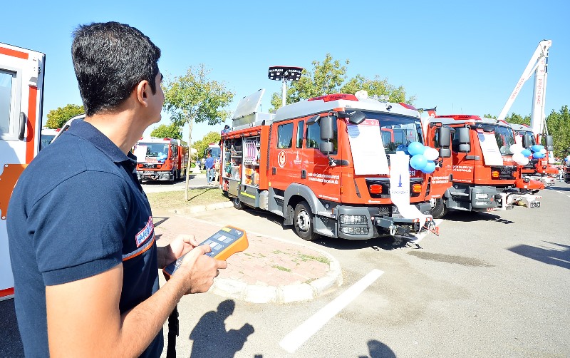 İzmir itfaiyesi büyüdü!