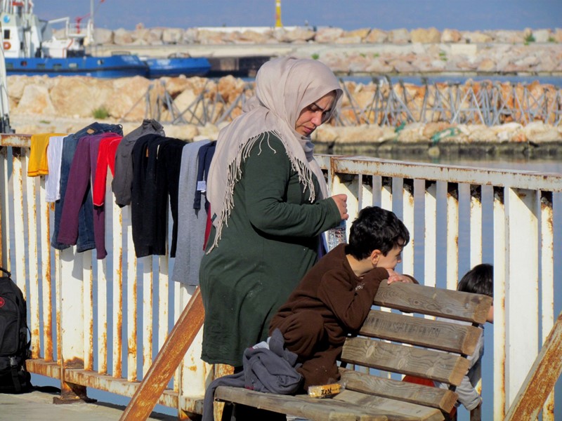 İzmir'in iki ilçesinde 347 sığınmacı yakalandı