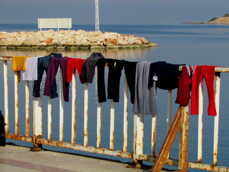İzmir'in iki ilçesinde 347 sığınmacı yakalandı