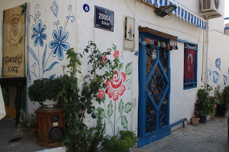 Sabah çoban, öğlen ressam
