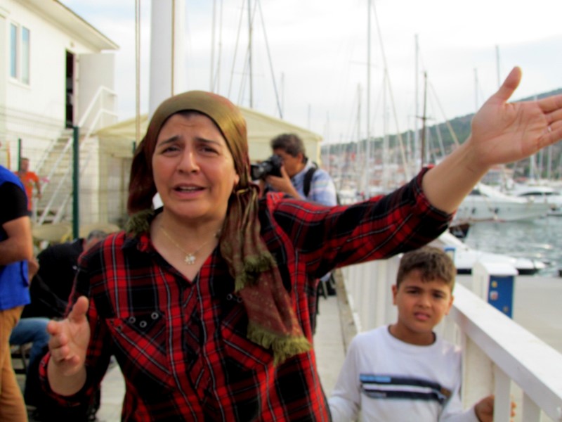 İzmir'in iki ilçesinde 347 sığınmacı yakalandı