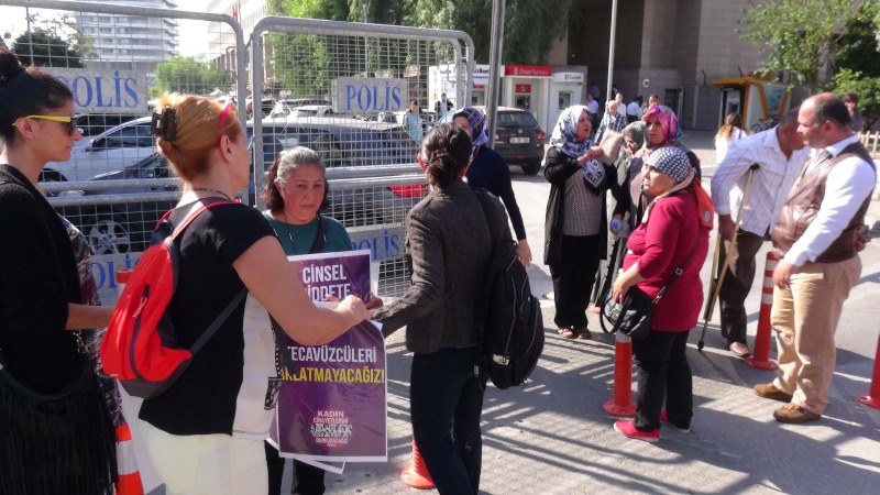 Üniversiteli kıza tecavüz davasında skandal sözler