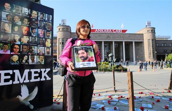 Gar katliamı anmasında gerginlik
