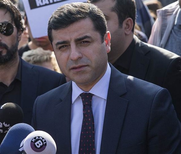 Gar katliamı anmasında gerginlik