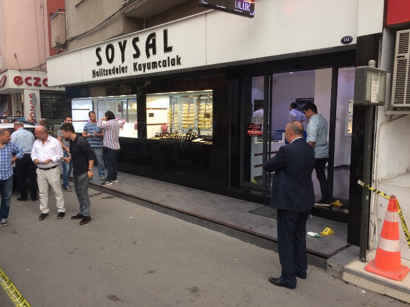 İzmir’de silahlı kuyumcu soygunu girişimi