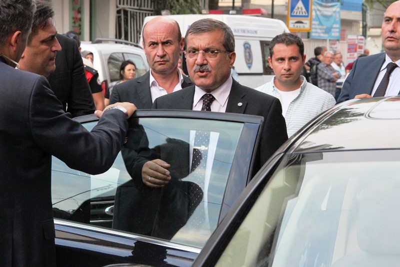 İzmir’de silahlı kuyumcu soygunu girişimi