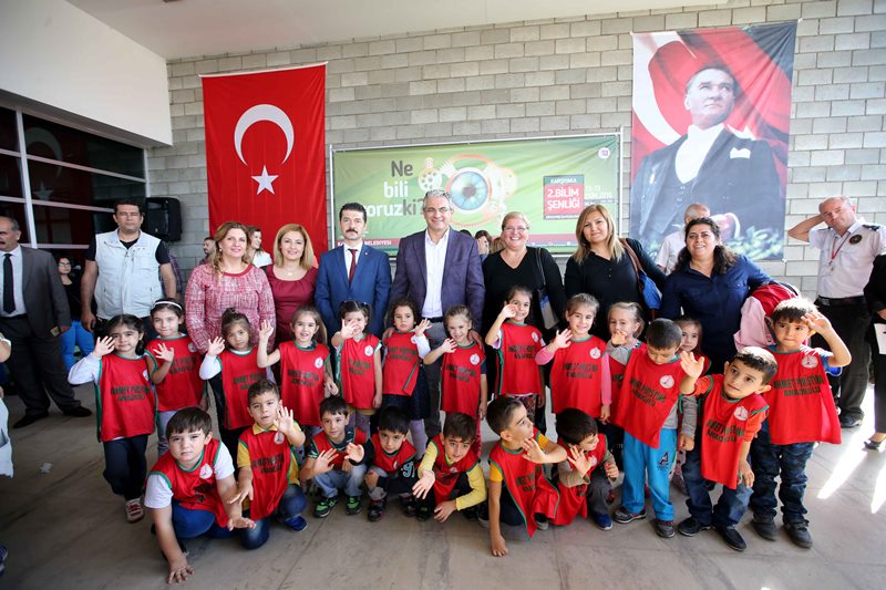 Karşıyaka’da bilim dolu şenlik