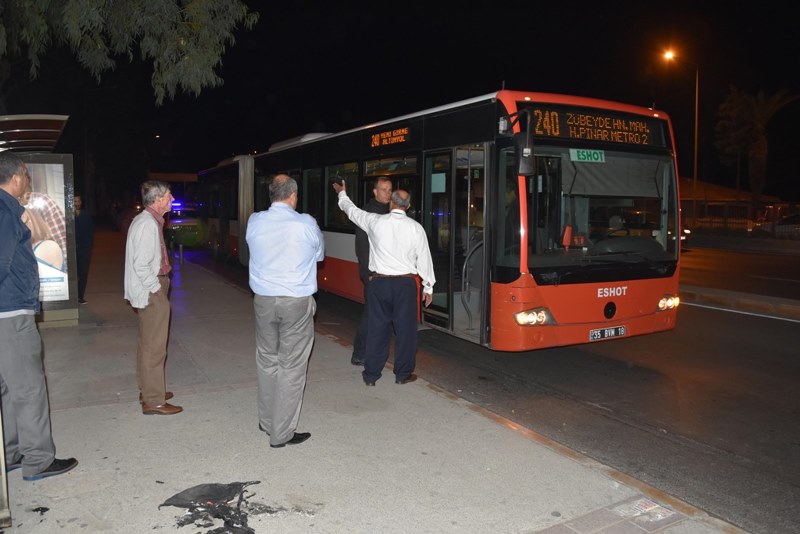 İzmir'de dehşet! Yolcuları tinerle yakmaya çalıştı