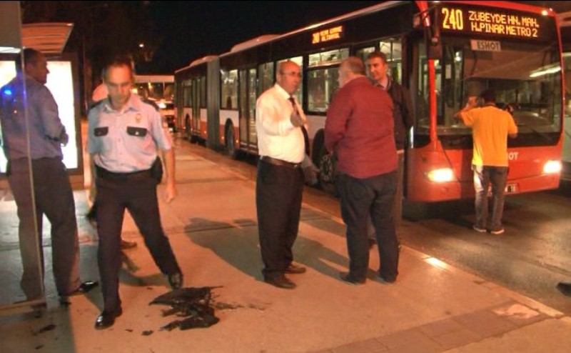 İzmir'de dehşet! Yolcuları tinerle yakmaya çalıştı