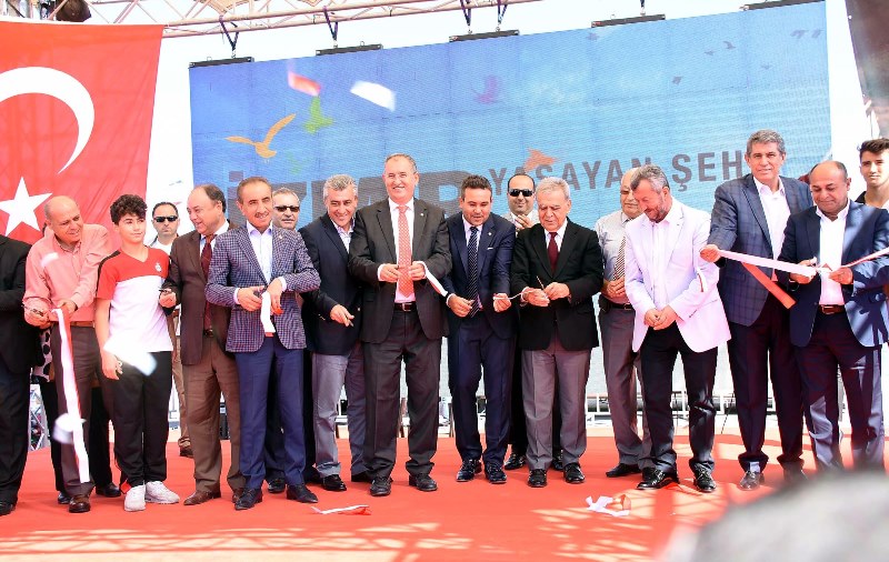 İzmir'de 3 gemi daha hizmete girdi