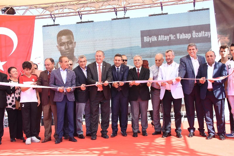 İzmir'de 3 gemi daha hizmete girdi