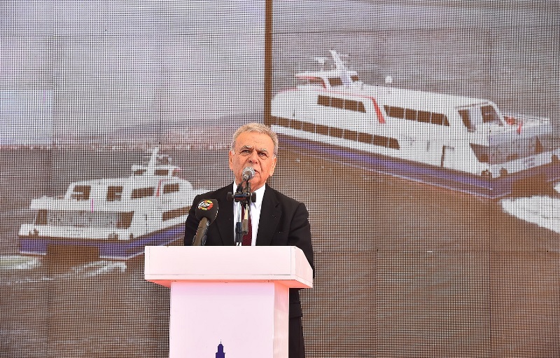 İzmir'de 3 gemi daha hizmete girdi